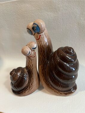 💗 Romantic, Ceramic Brown Snail Figurine Set